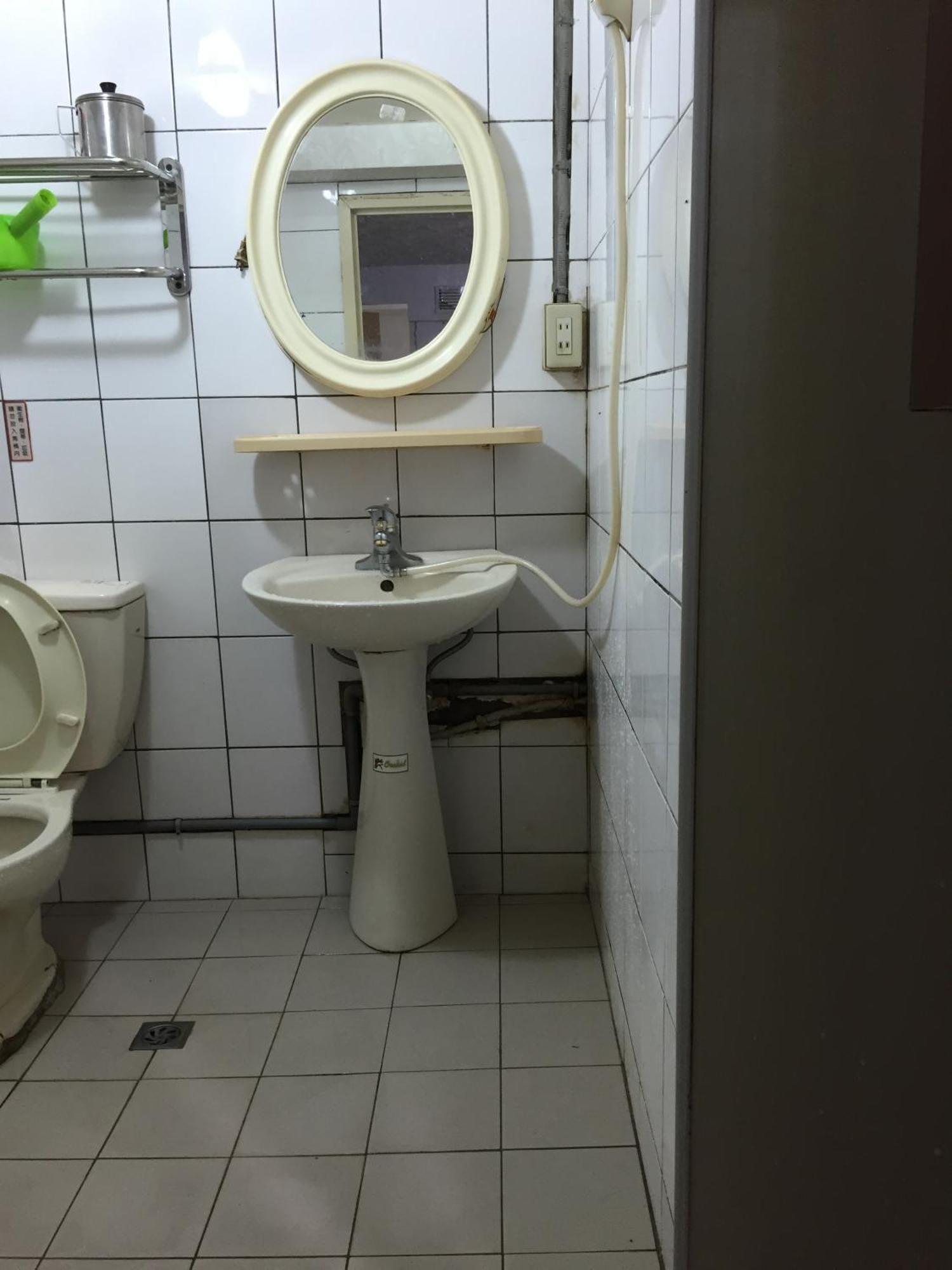 Chia Rong Hostel ไทเป ภายนอก รูปภาพ