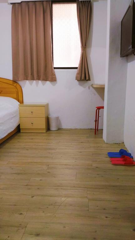 Chia Rong Hostel ไทเป ภายนอก รูปภาพ